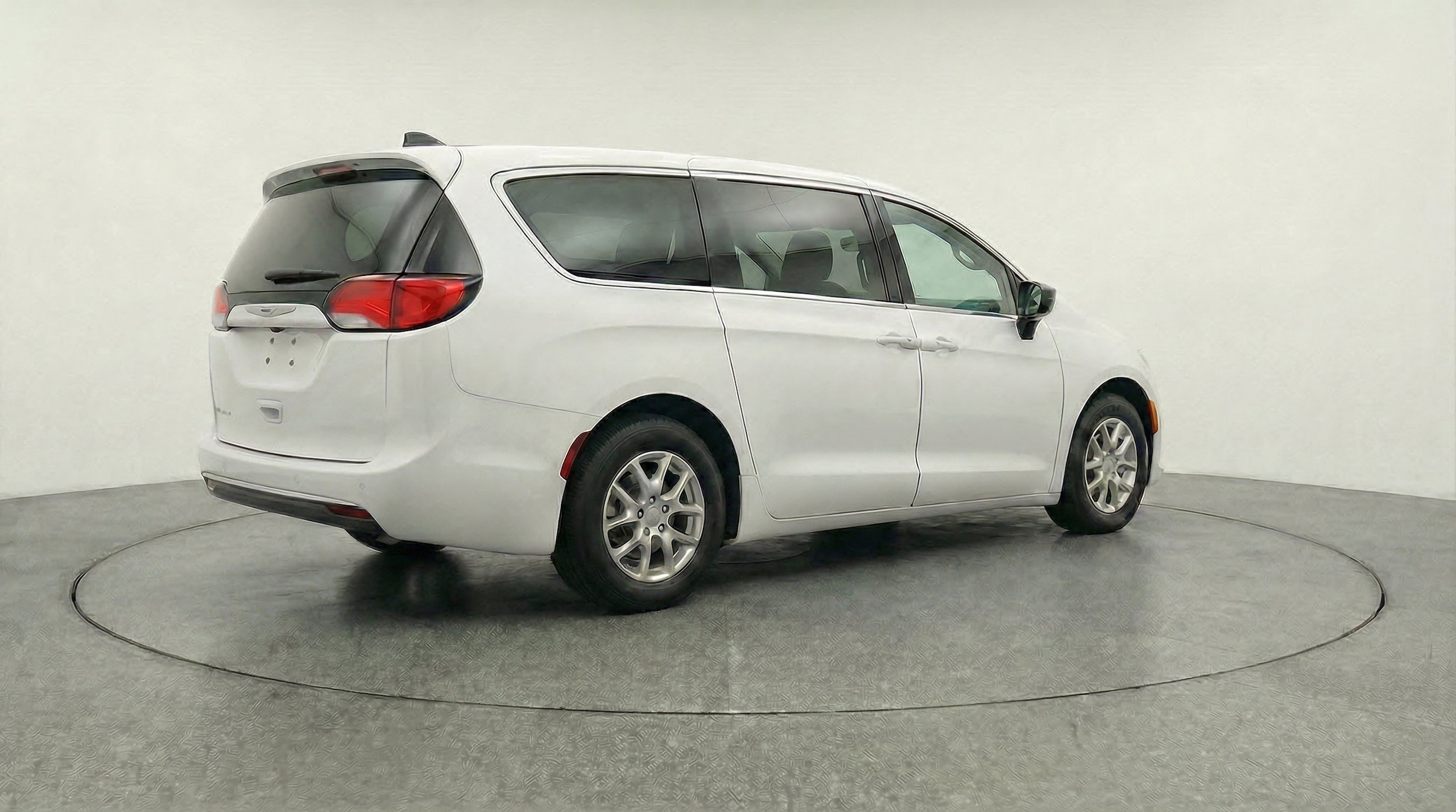 Thumbnail: 2024 Chrysler Voyager - 9