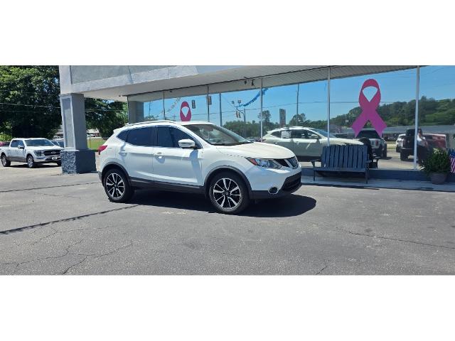 Used 2018 Nissan Rogue Sport SL with VIN JN1BJ1CP1JW196777 for sale in Barnwell, SC