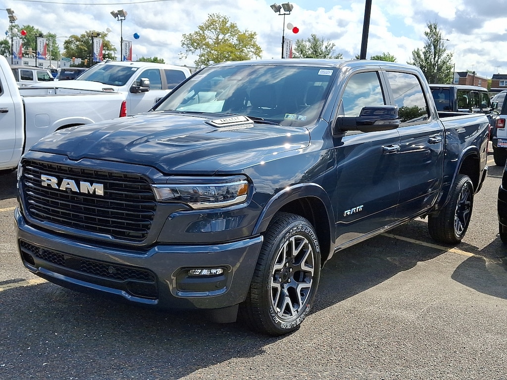 New 2026 Ram 1500 LARAMIE CREW CAB 4X2 5'7 BOX Pickup