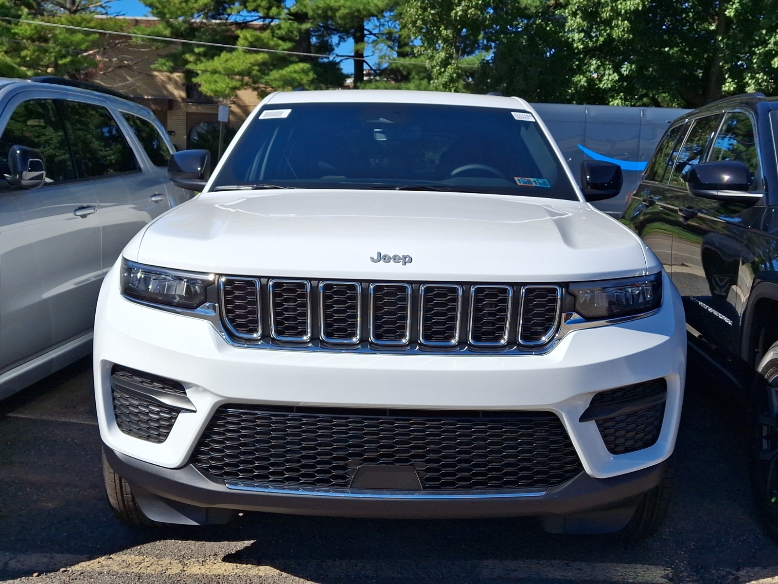 New 2027 Jeep Grand Cherokee LAREDO X 4X4 Sport Utility