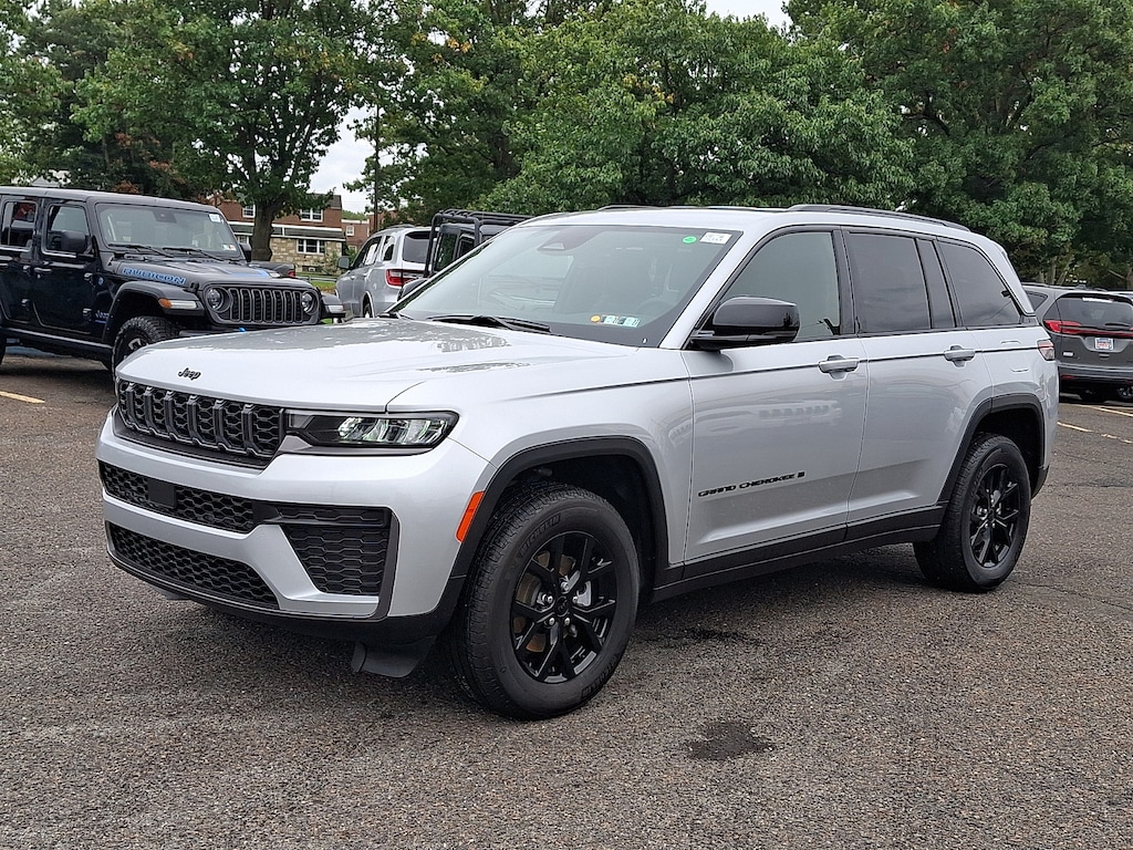 Used 2026 Jeep Grand Cherokee Altitude 4x4 Sport Utility
