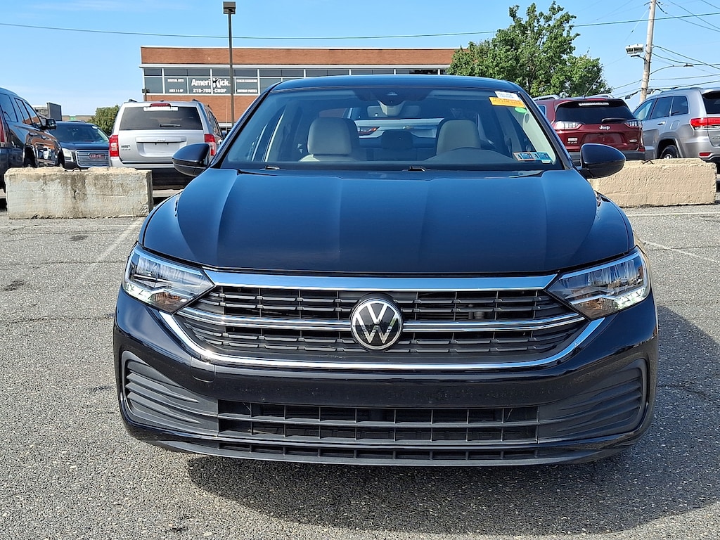Used 2022 Volkswagen Jetta 1.5T SE Sedan