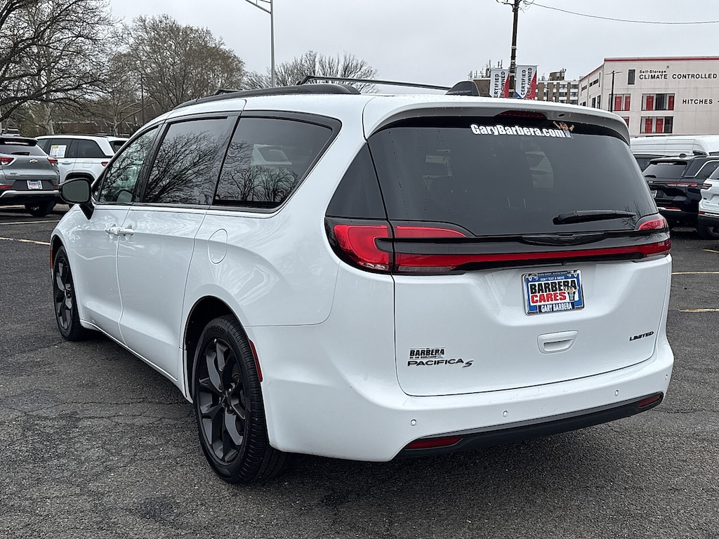 Used 2025 Chrysler Pacifica Limited Passenger Van