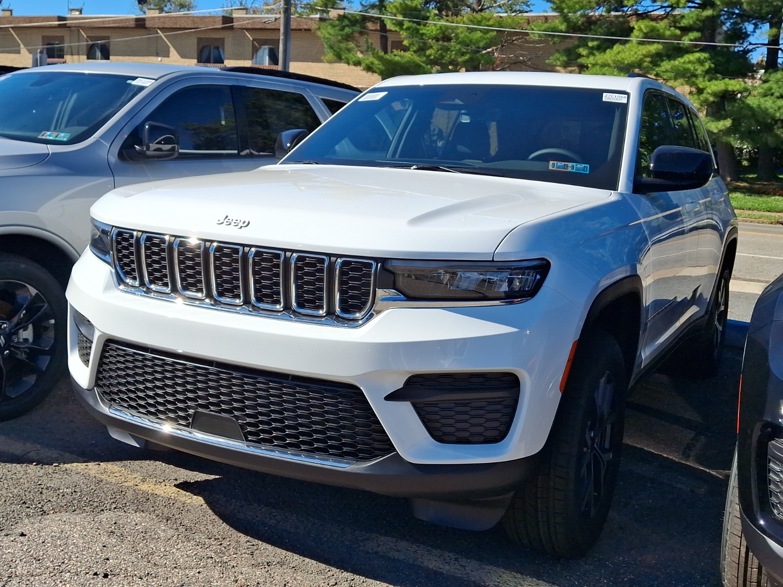 New 2027 Jeep Grand Cherokee LAREDO X 4X4 Sport Utility