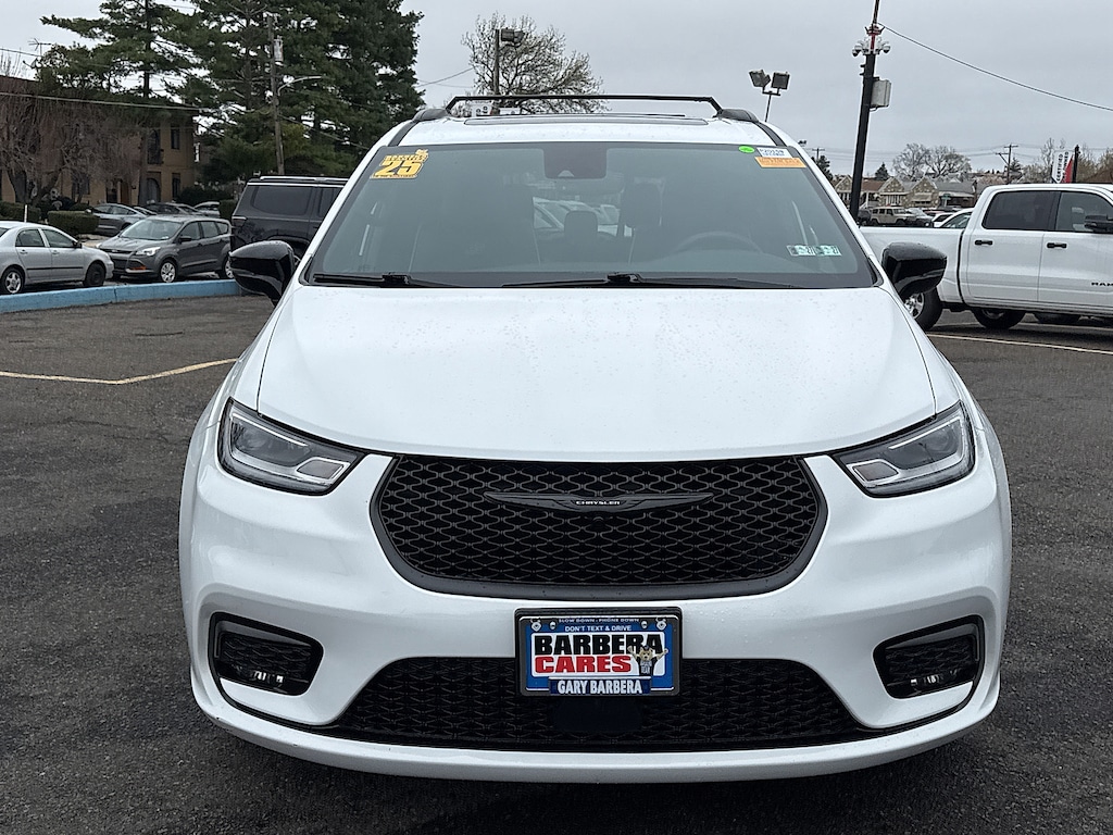 Used 2025 Chrysler Pacifica Limited Passenger Van
