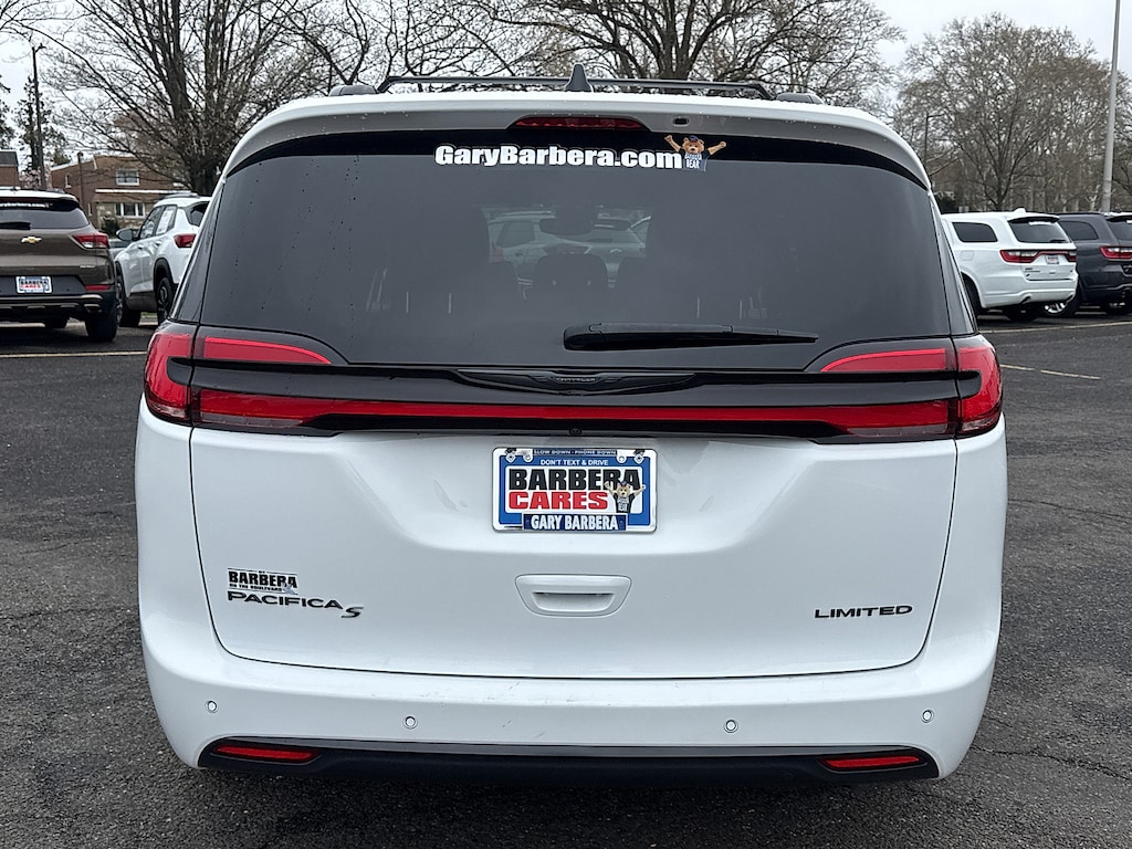 Used 2025 Chrysler Pacifica Limited Passenger Van