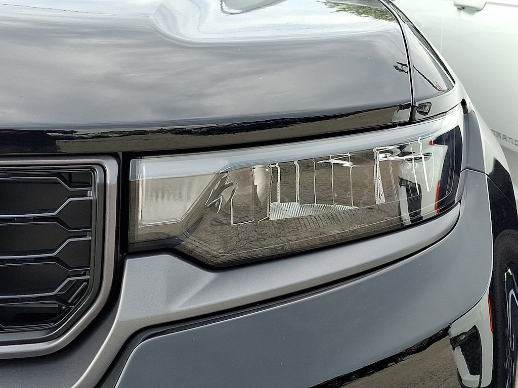 New 2027 Jeep Grand Cherokee LAREDO ALTITUDE 4X4 Sport Utility
