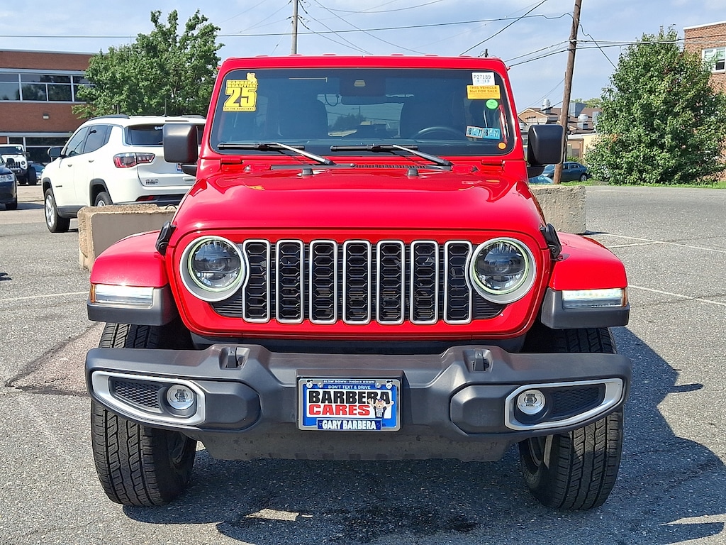 Used 2025 Jeep Wrangler 4-Door Sahara 4x4 Sport Utility