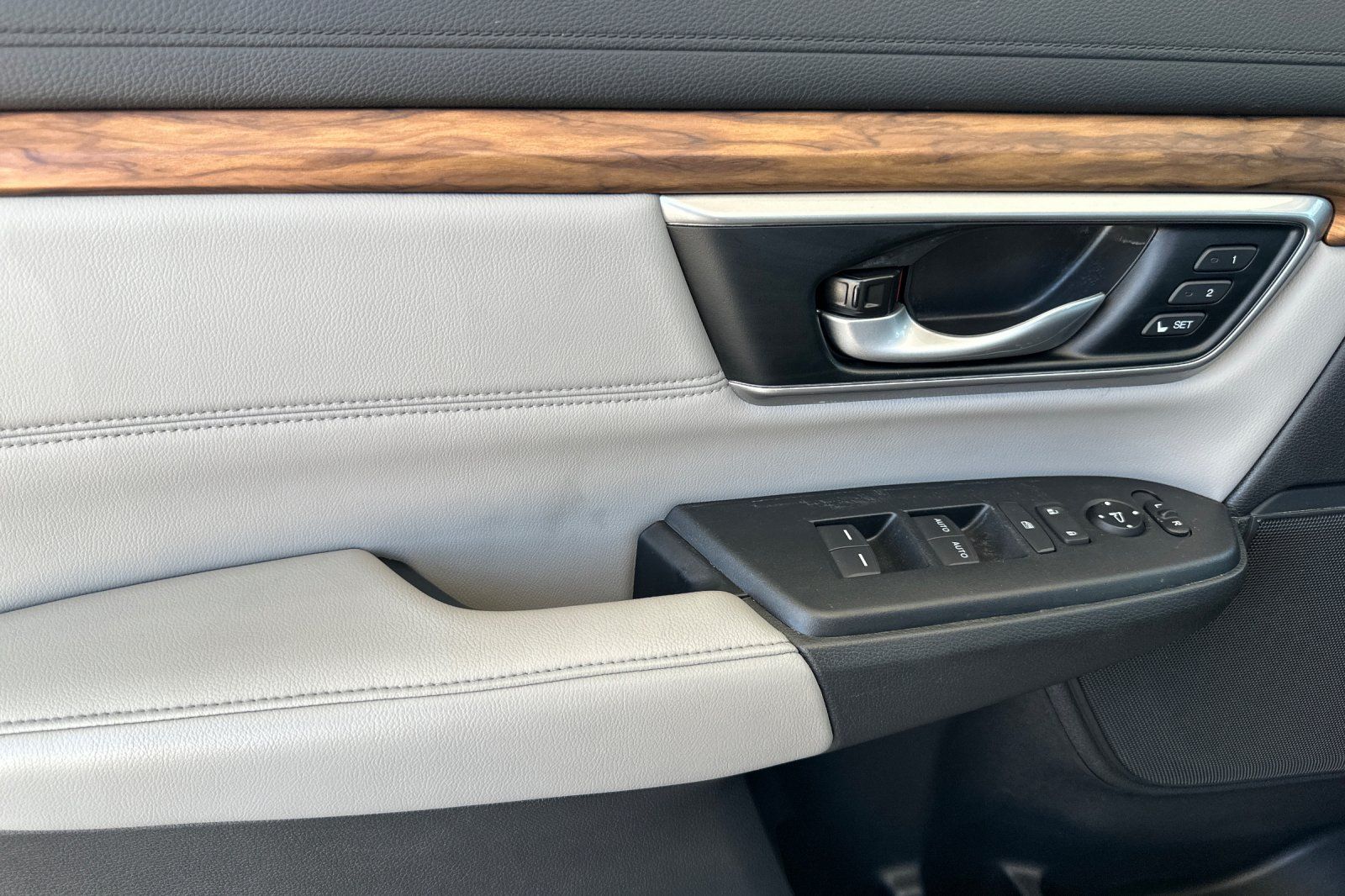 2021 Honda CR-V Touring - Photo 11