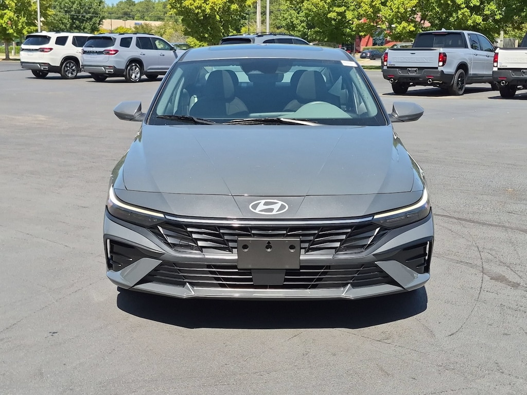 Used 2025 Hyundai Elantra SEL Convenience Sedan