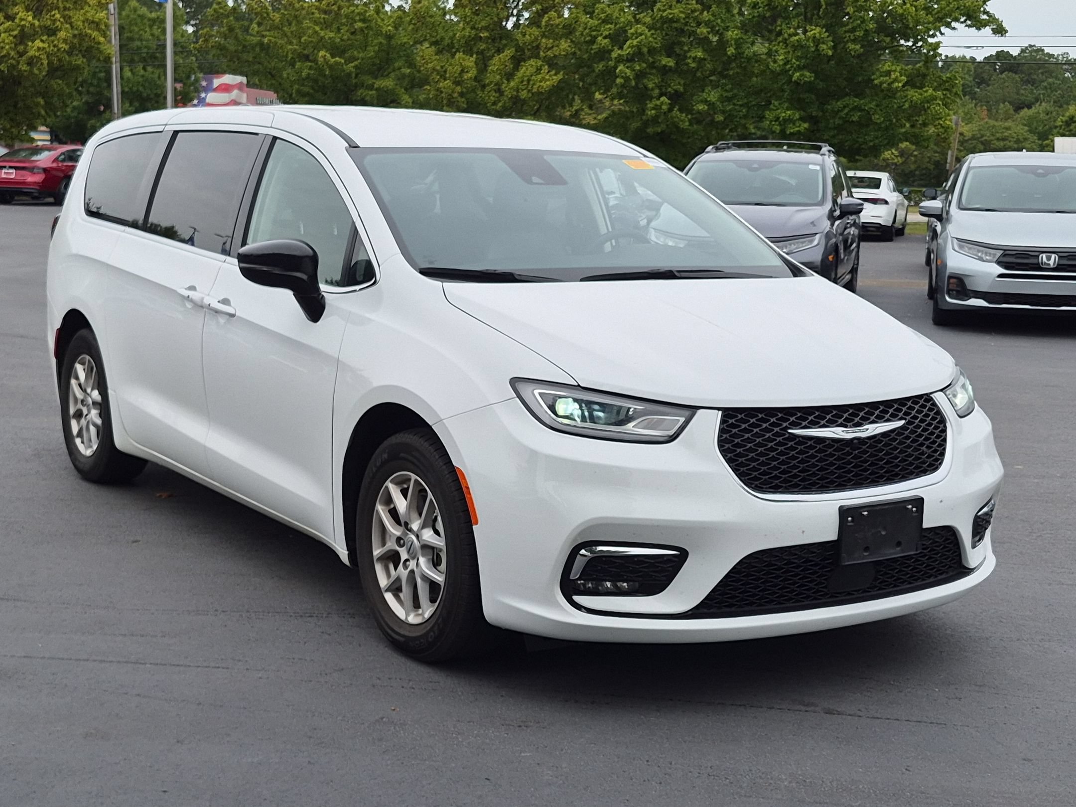 Used 2024 Chrysler Pacifica Touring L Van Passenger Van