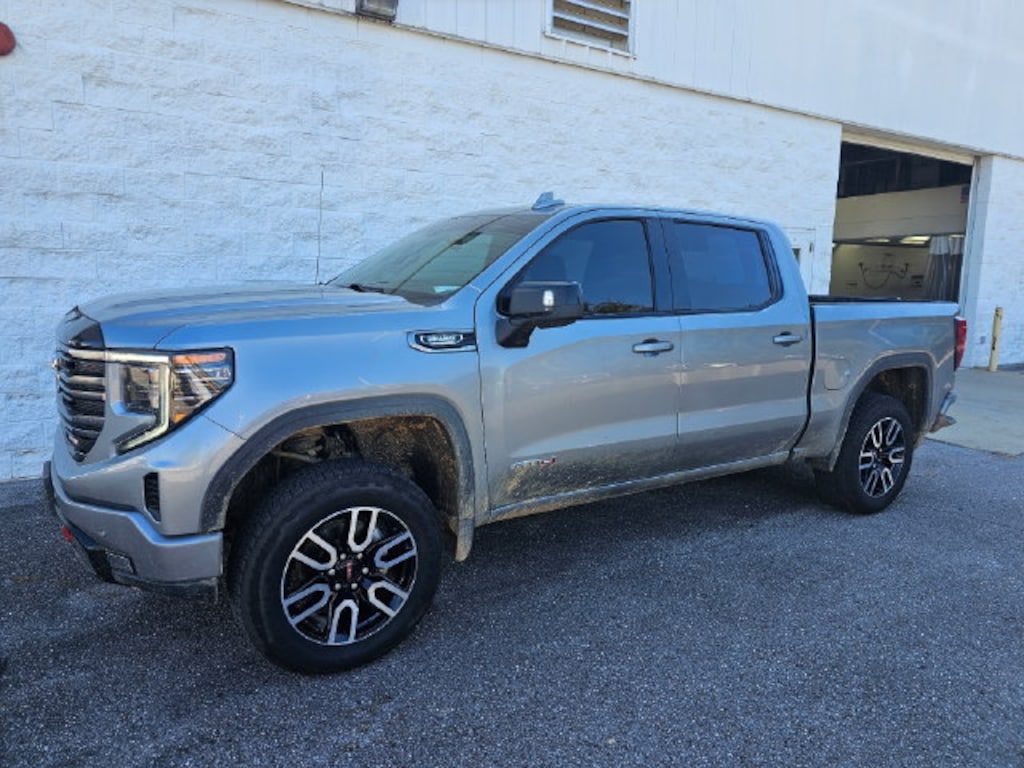 Used 2025 GMC Sierra 1500 AT4 Truck Crew Cab