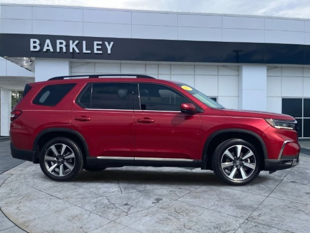 Used 2025 Honda Pilot Touring SUV