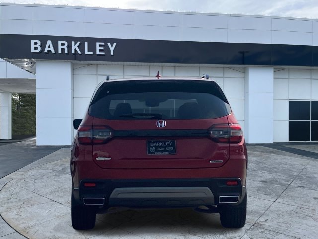 Used 2025 Honda Pilot Touring SUV