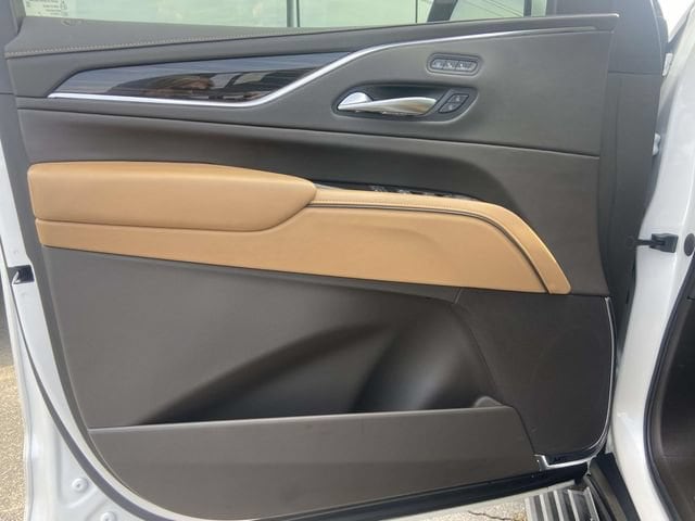 2023 Cadillac Escalade Sport - Photo 16