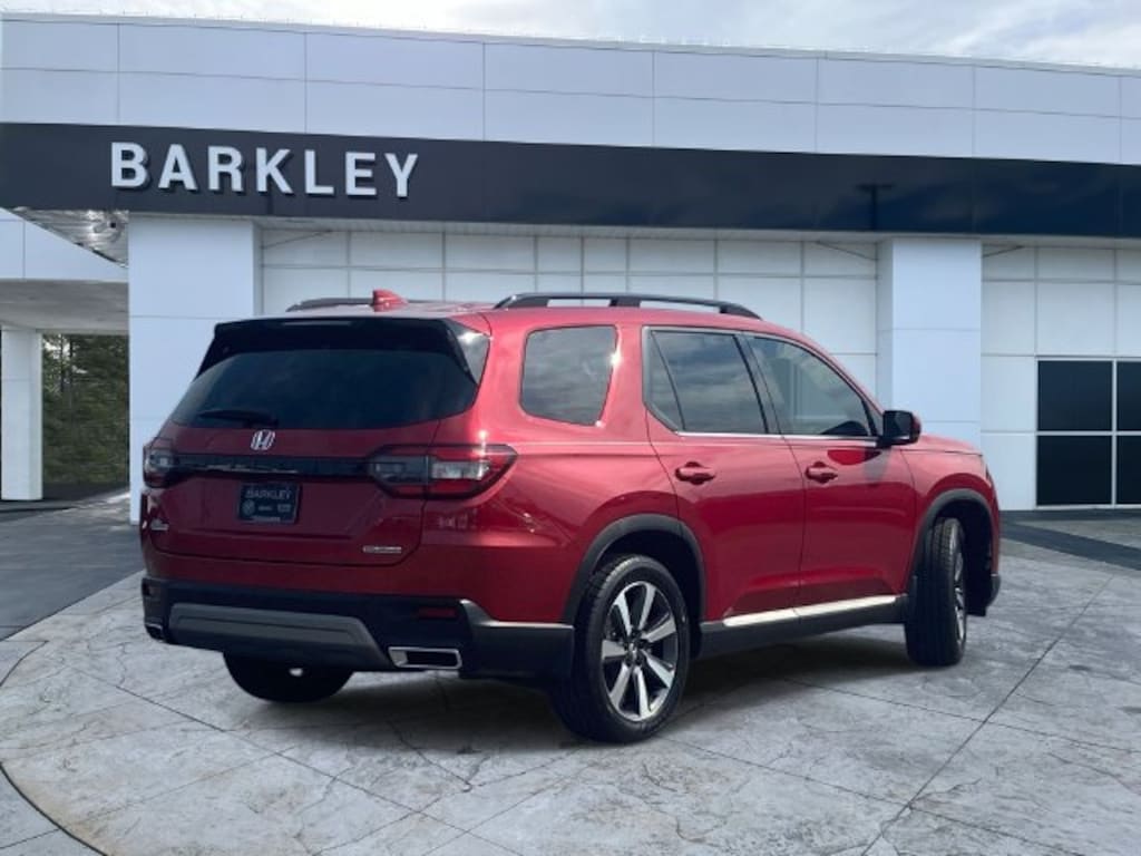 Used 2025 Honda Pilot Touring SUV