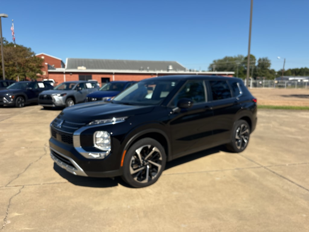 Used 2024 Mitsubishi Outlander SE SUV