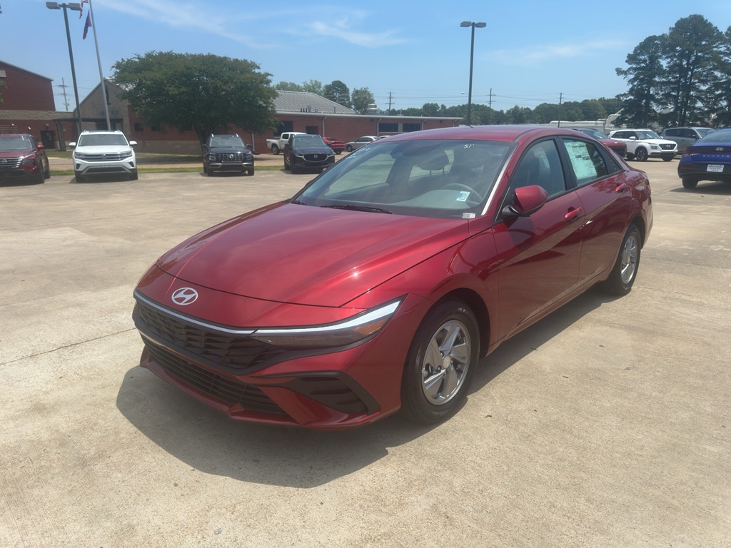 Used 2026 Hyundai Elantra SE Sedan