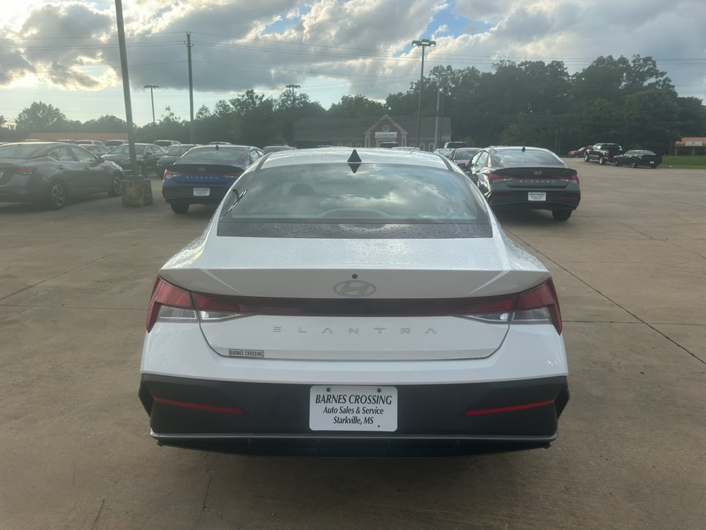Used 2024 Hyundai Elantra SEL Sedan