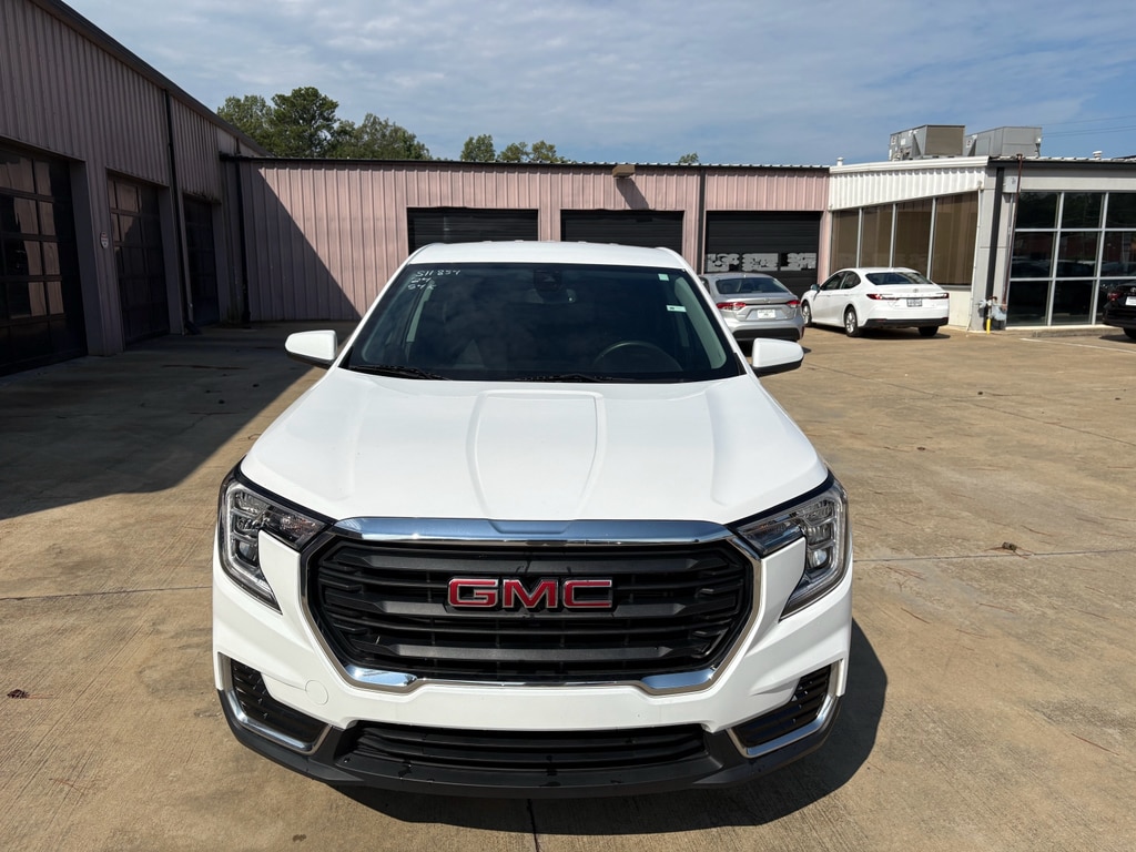 Used 2024 GMC Terrain SLE SUV