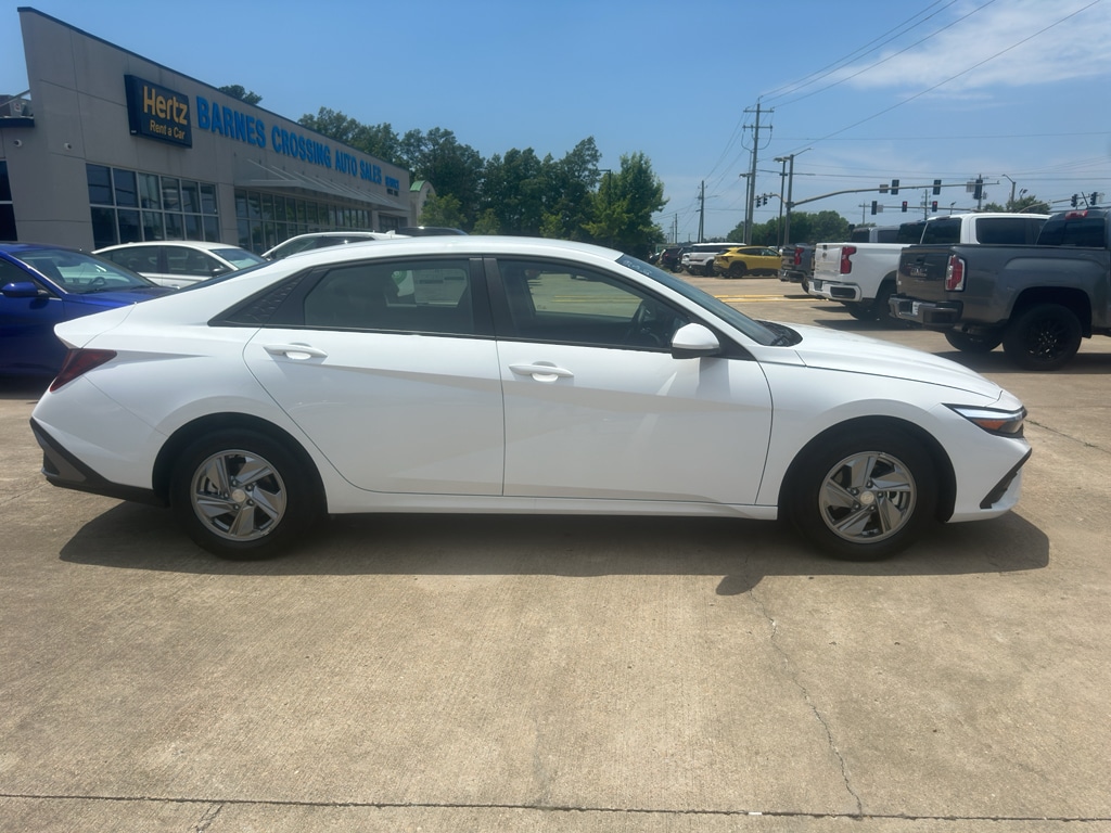 Used 2026 Hyundai Elantra SE Sedan