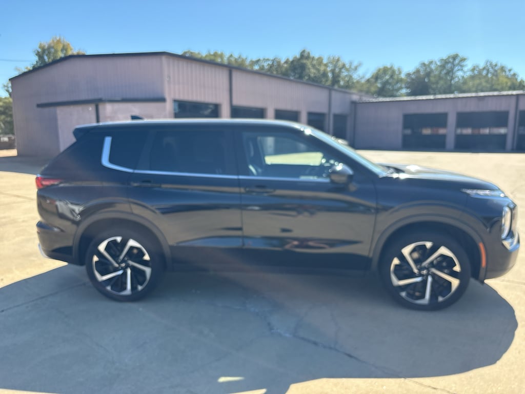 Used 2024 Mitsubishi Outlander SE SUV