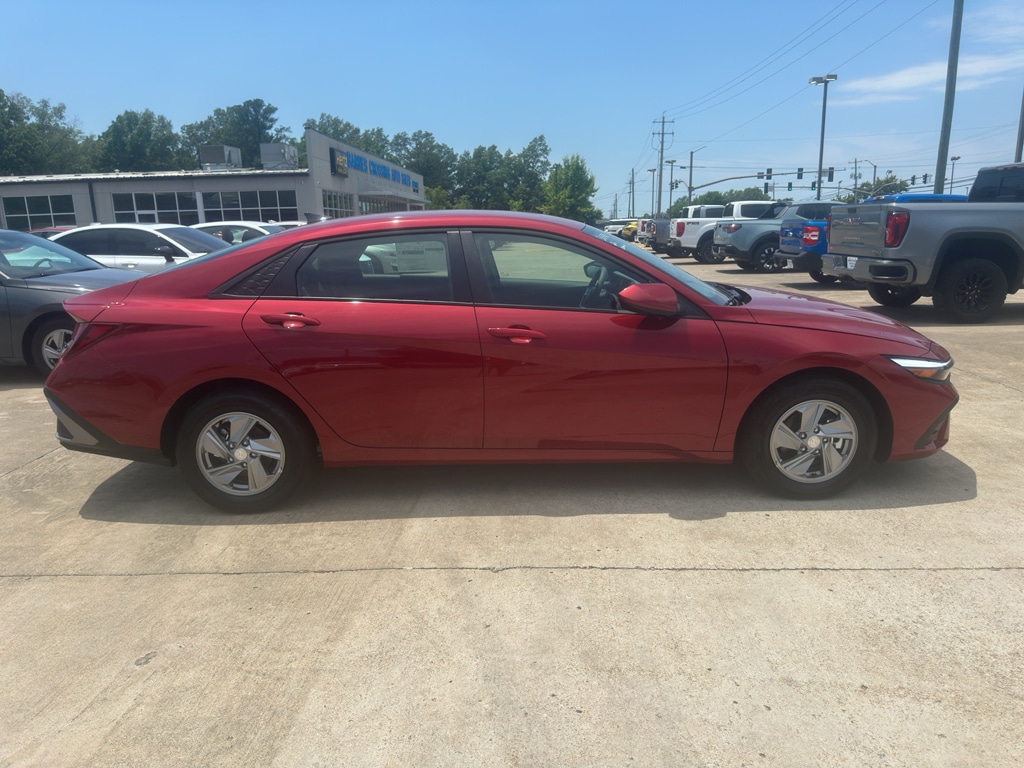 Used 2026 Hyundai Elantra SE Sedan