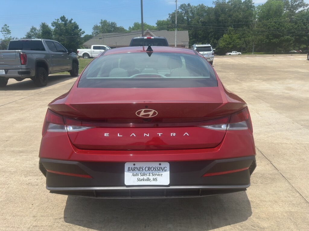 Used 2026 Hyundai Elantra SE Sedan