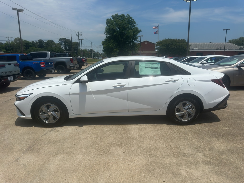 Used 2026 Hyundai Elantra SE Sedan