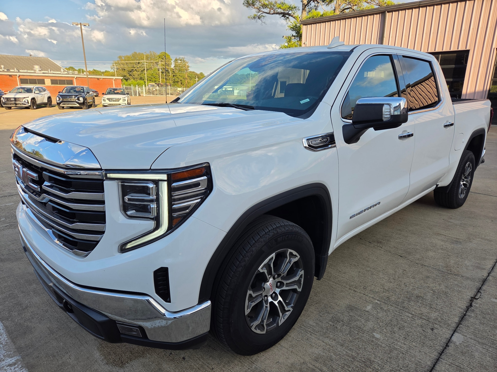 2025 GMC Sierra 1500 SLT
