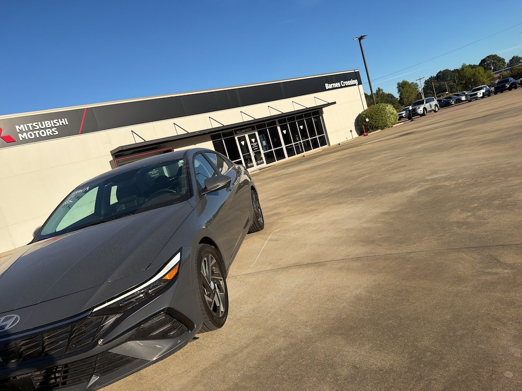 Used 2024 Hyundai Elantra Limited Sedan