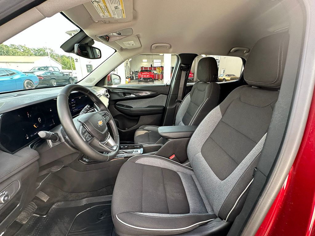 Used 2025 Chevrolet Trailblazer LT SUV
