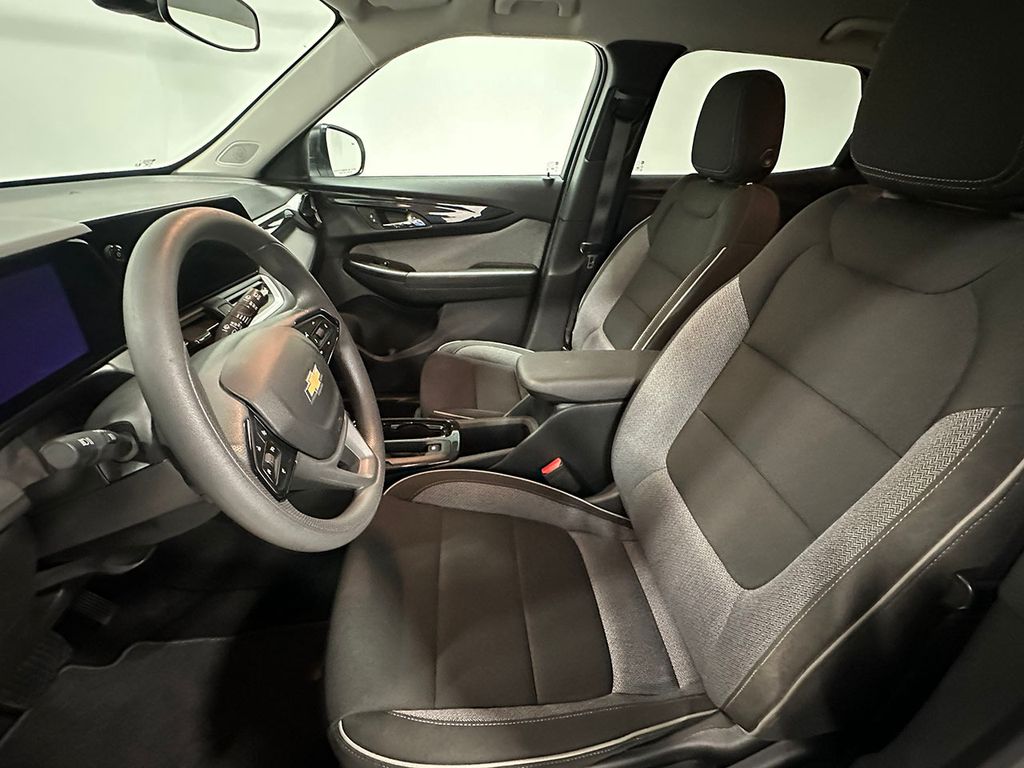 Used 2025 Chevrolet Trailblazer LS SUV