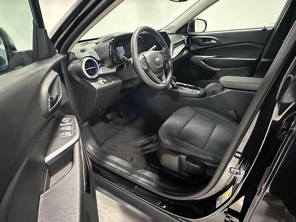 Used 2024 Chevrolet Trax LS SUV