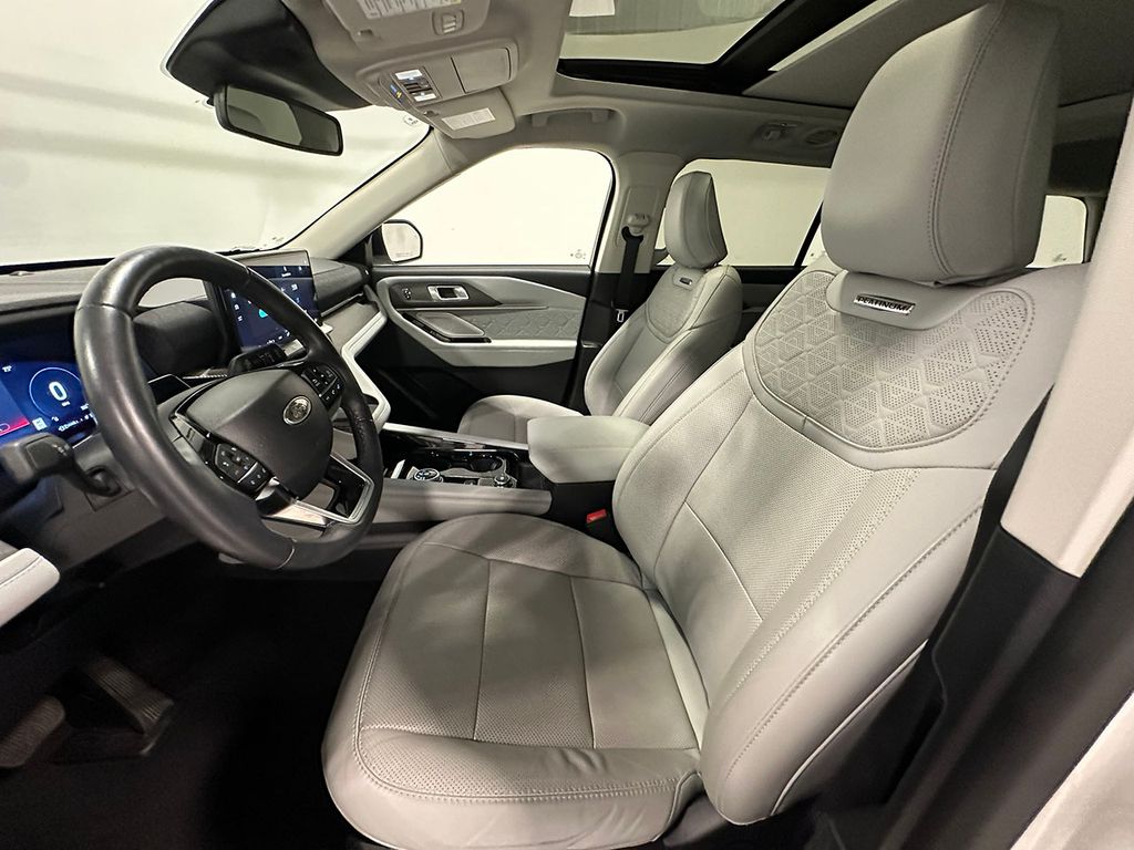Used 2025 Ford Explorer Platinum SUV