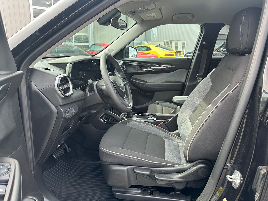 Used 2025 Chevrolet Trailblazer LT SUV