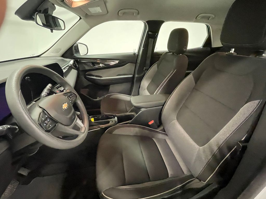 Used 2025 Chevrolet Trailblazer LS SUV