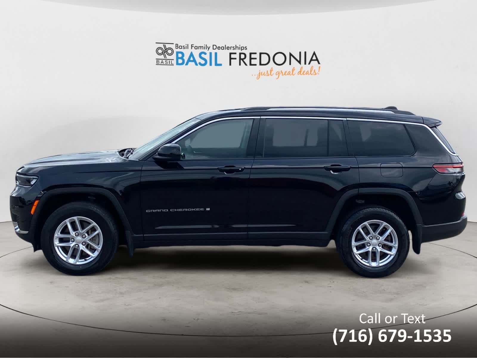 Used 2023 Jeep Grand Cherokee L Laredo 4x4