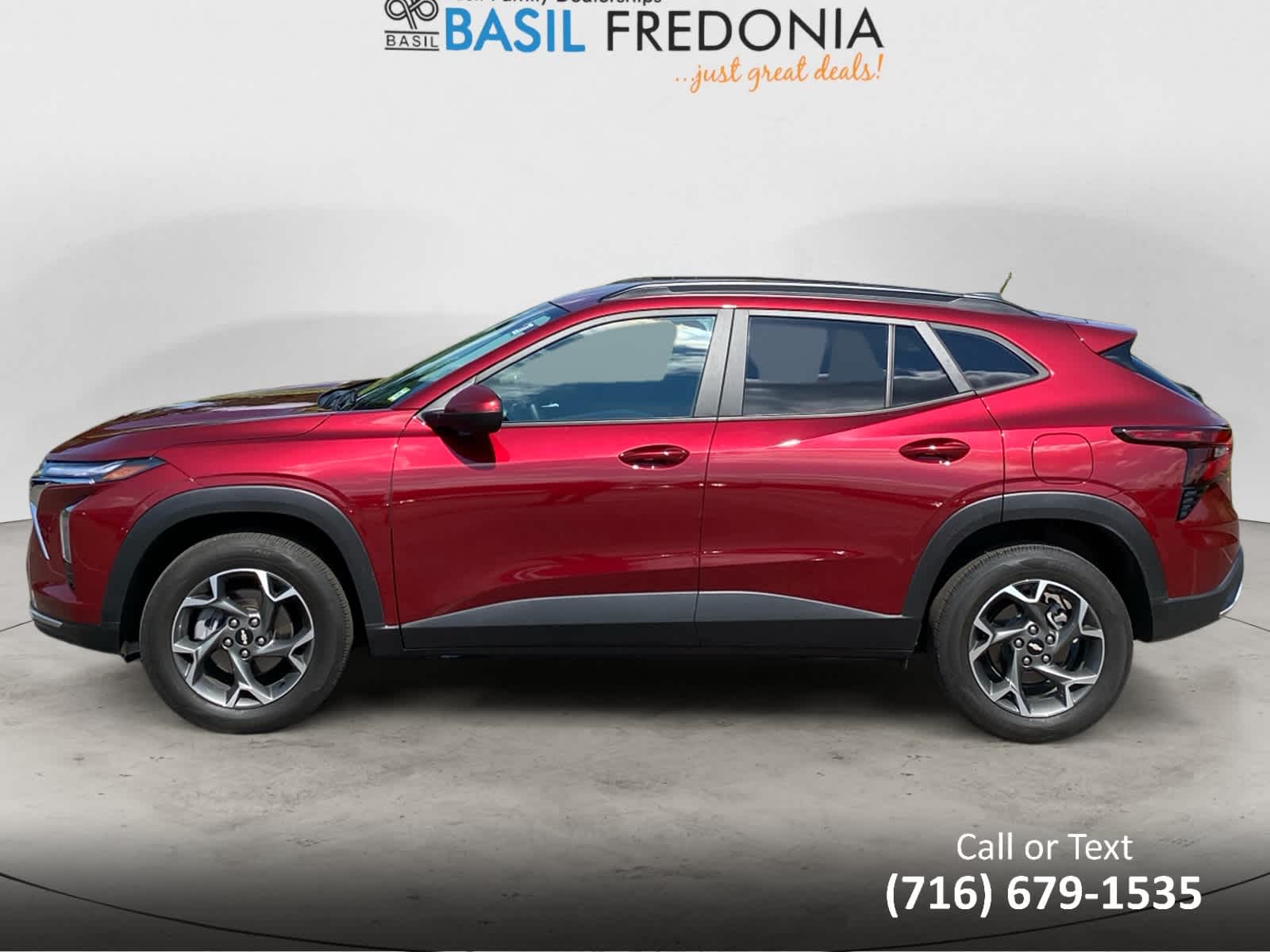 Used 2025 Chevrolet Trax LT FWD