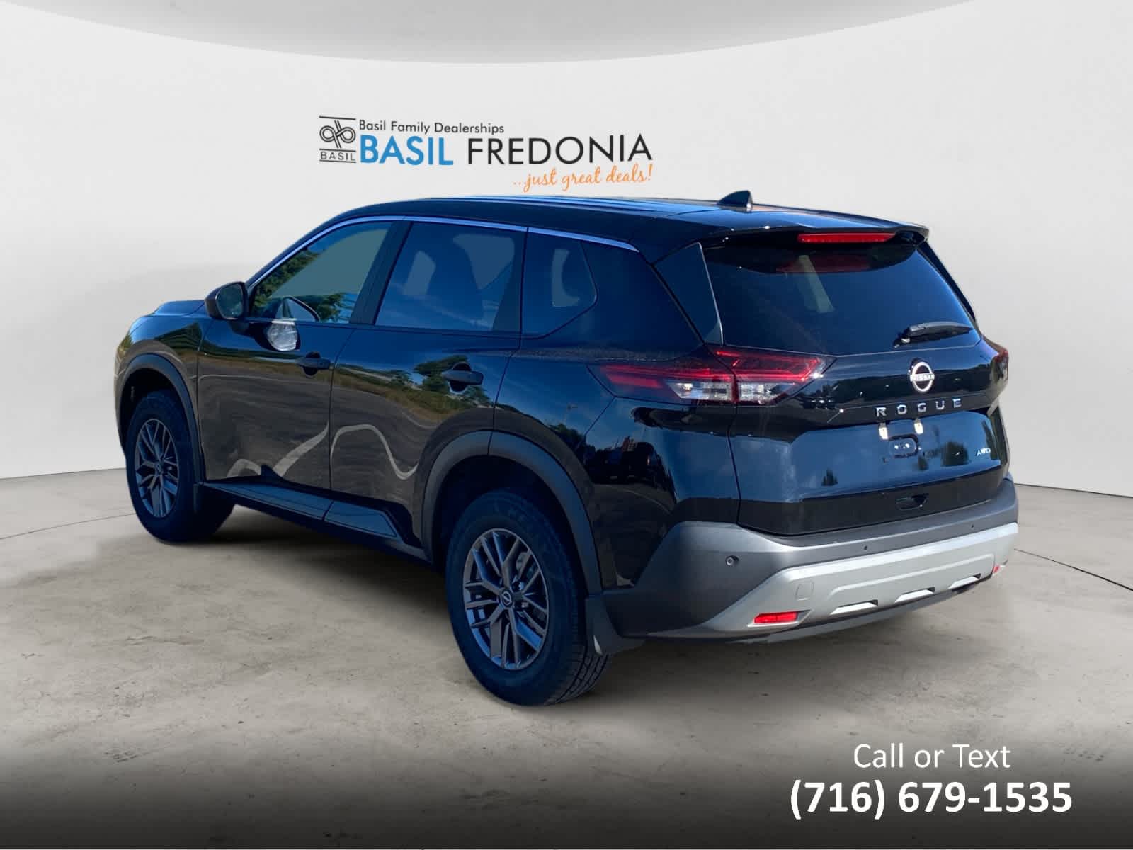 Used 2023 Nissan Rogue S AWD