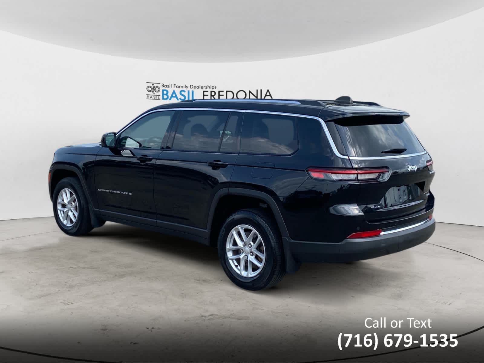 Used 2023 Jeep Grand Cherokee L Laredo 4x4