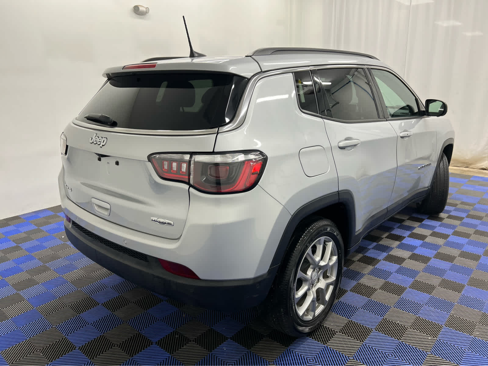 Used 2024 Jeep Compass Latitude Lux SUV