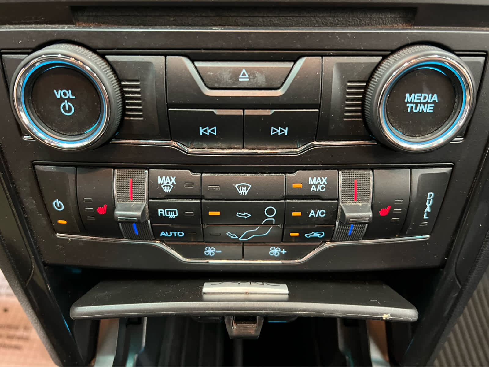 Used 2016 Ford Explorer XLT SUV