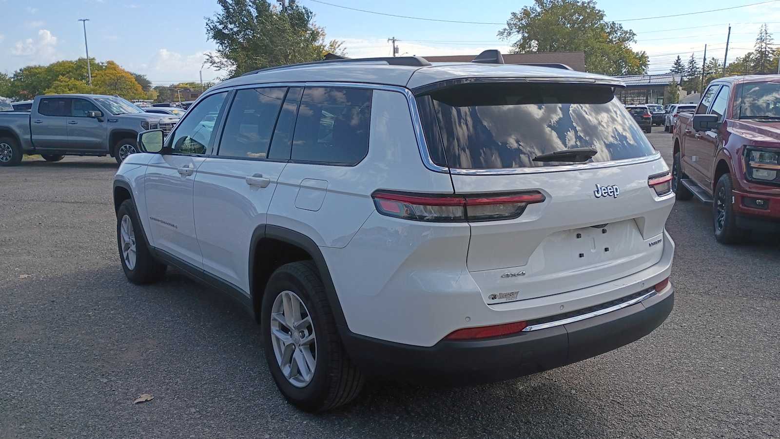 Used 2023 Jeep Grand Cherokee L Laredo SUV