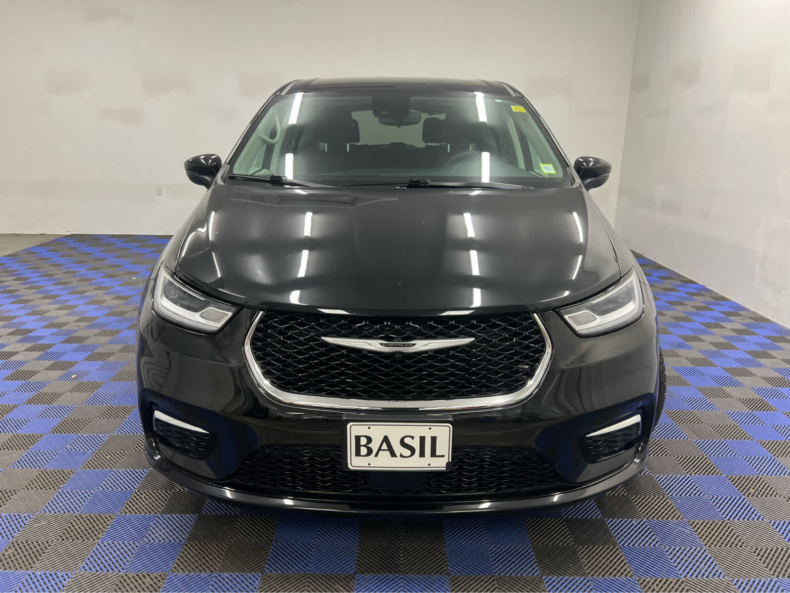 Used 2023 Chrysler Pacifica Touring L Van Passenger Van