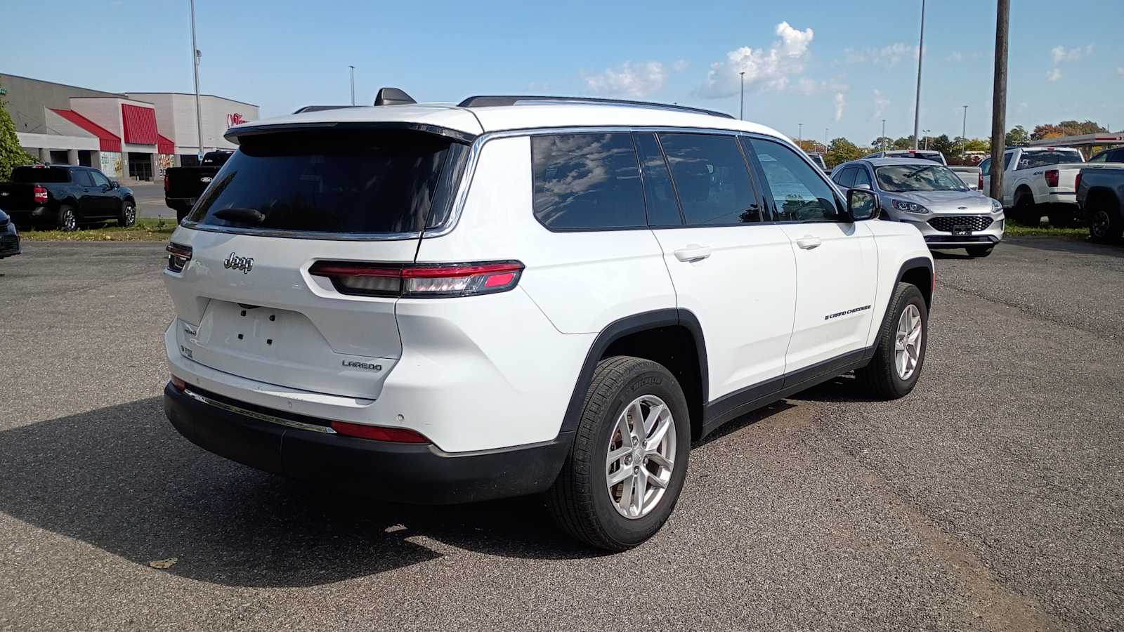 Used 2023 Jeep Grand Cherokee L Laredo SUV