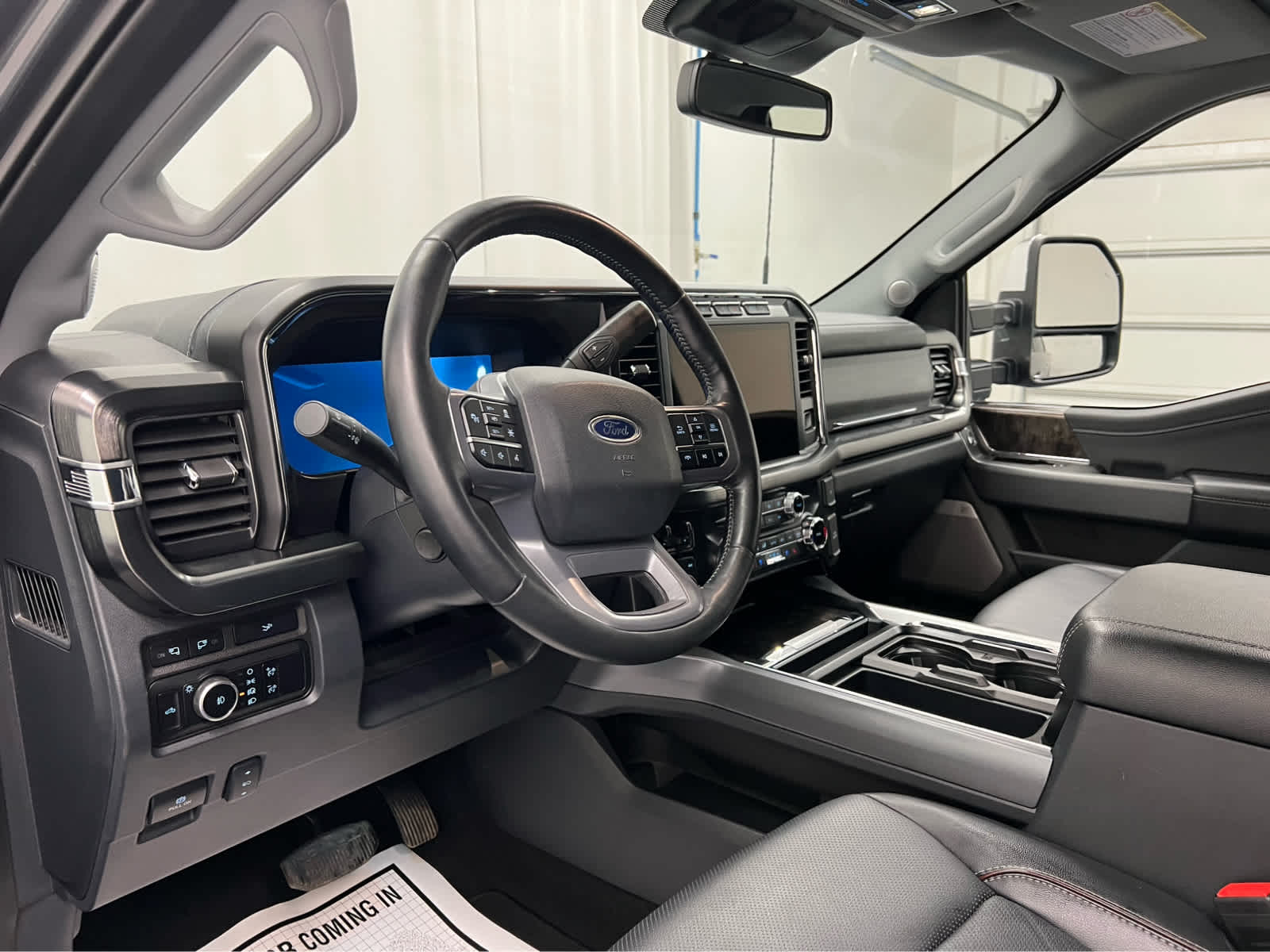 Used 2024 Ford Super Duty F-350 SRW Pickup Lariat 4WD Crew Cab 6.75 Box Truck Crew Cab