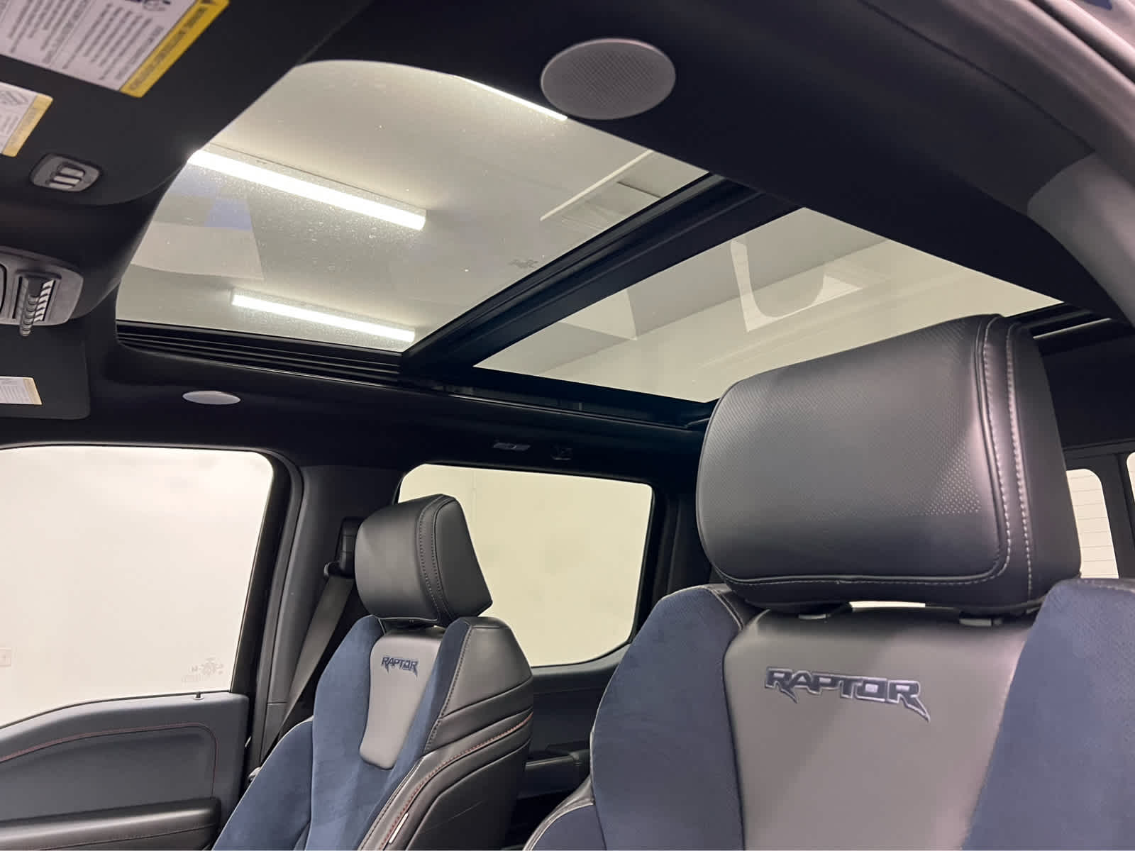 Used 2023 Ford F-150 Raptor 4WD Supercrew 5.5 Box Truck SuperCrew Cab