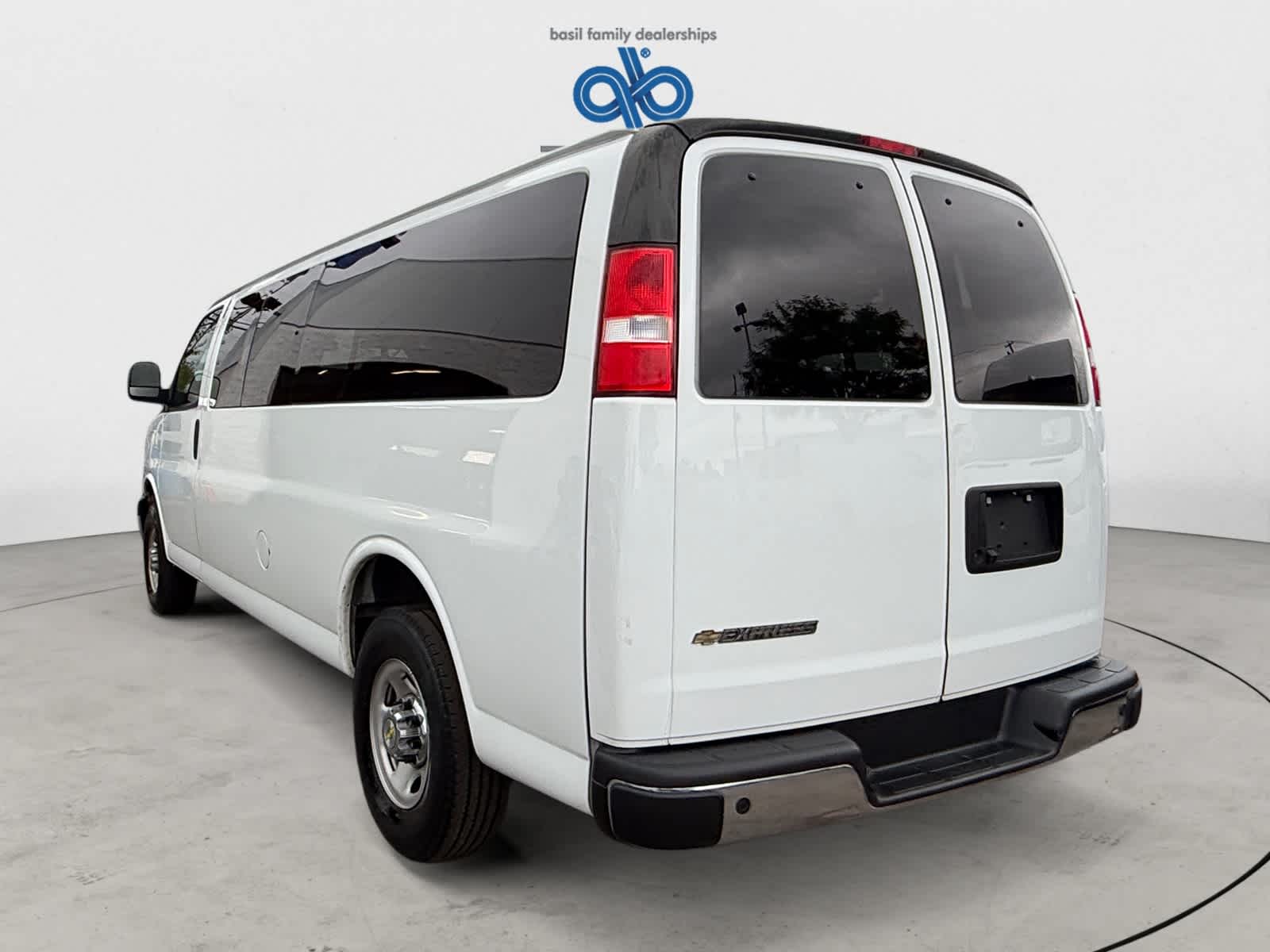 Used 2024 Chevrolet Express Passenger LT RWD 3500 155