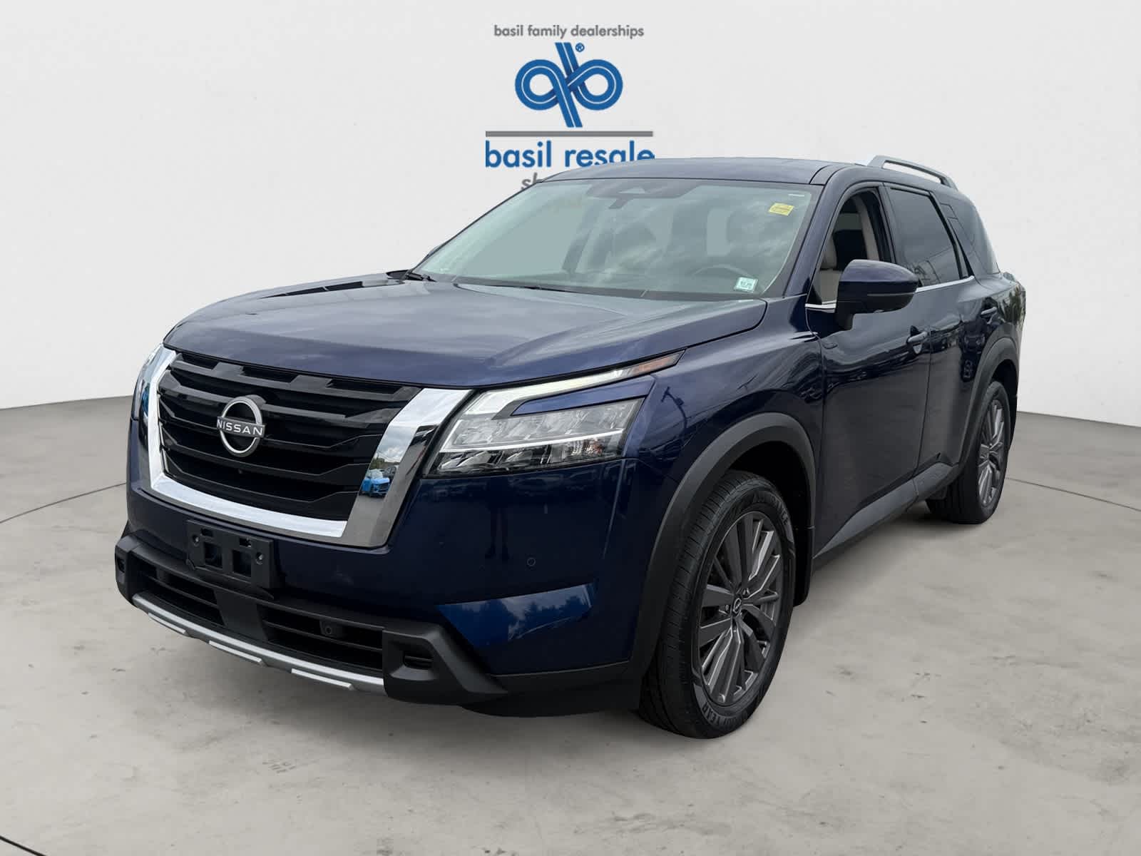 Used 2023 Nissan Pathfinder SL 4WD